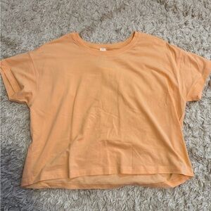 Lululemon cropped tshirt